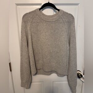 Vuori cashmere crewneck sweater, size XL, gray.